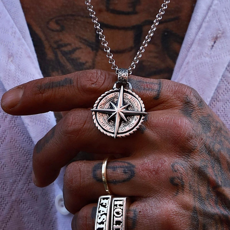 onix-hands-pendant-compass.jpg