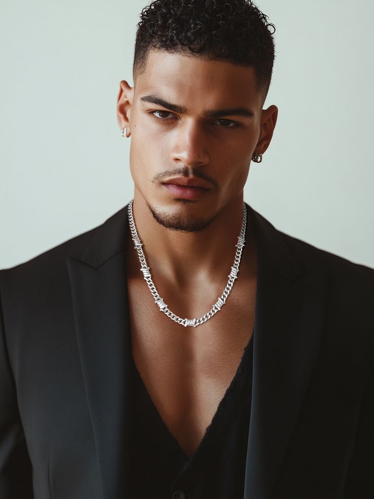 onix-model-suit-chain.jpg